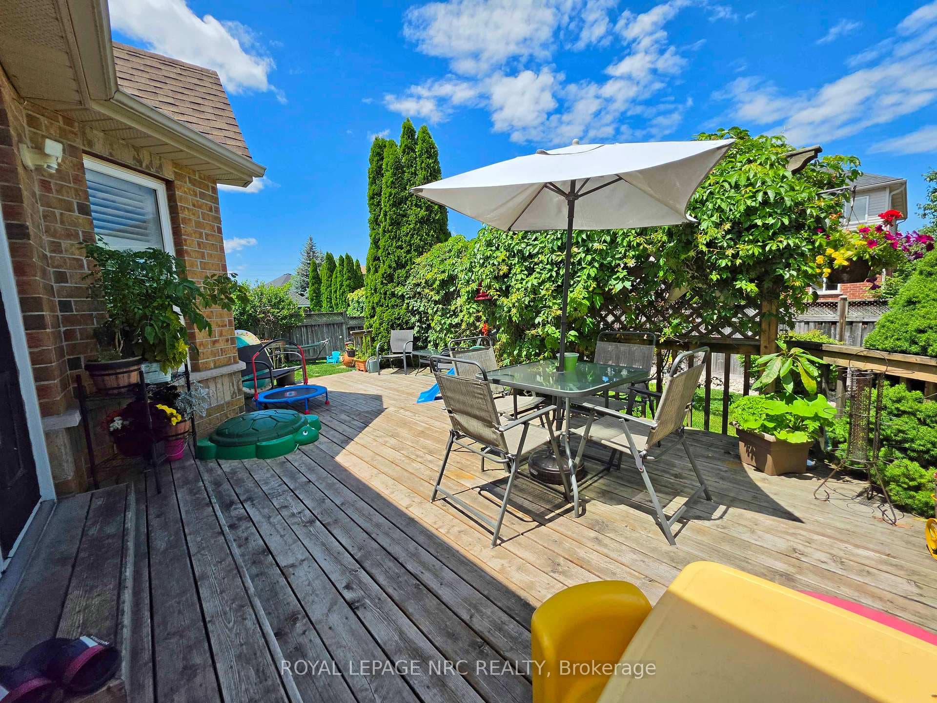 65 MCCAFFERY Crescent photo 45