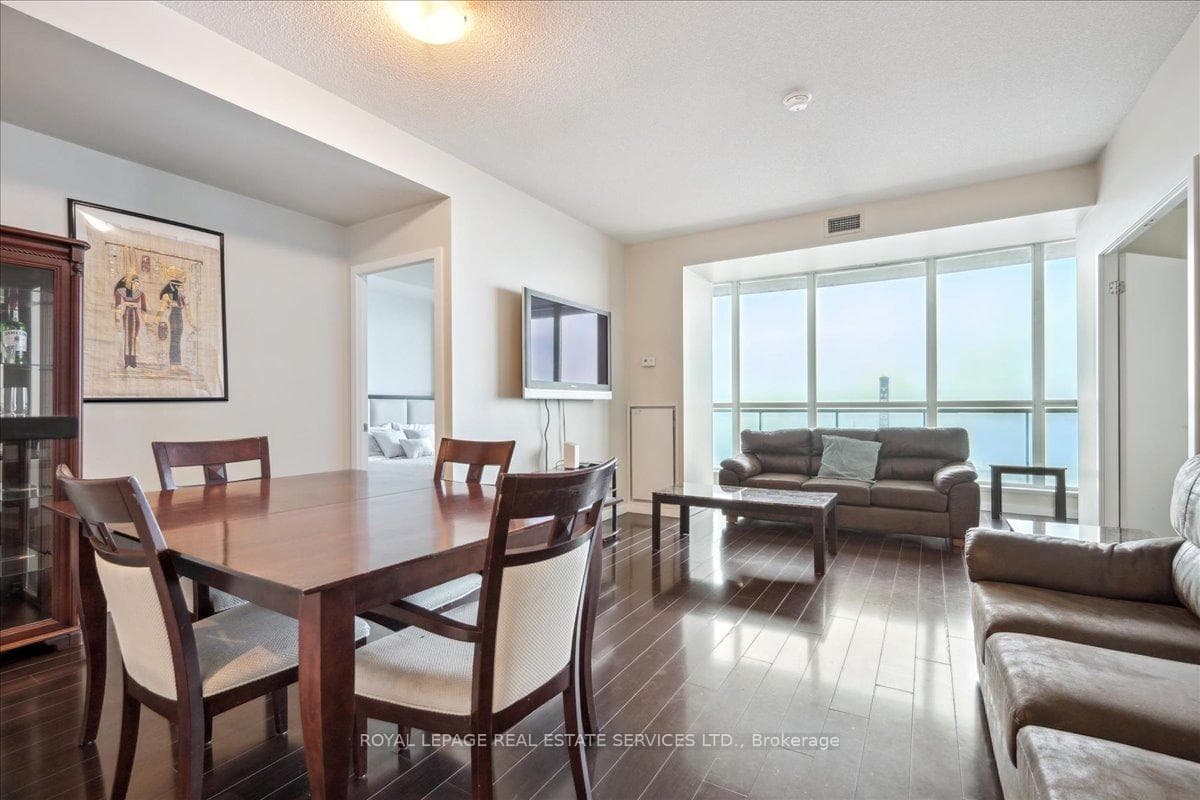 218 Queens Quay Unit 1007 photo 21