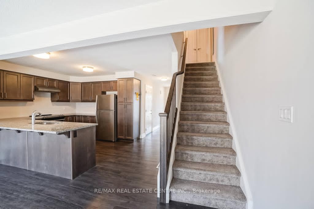 45 NIESON Street photo 27