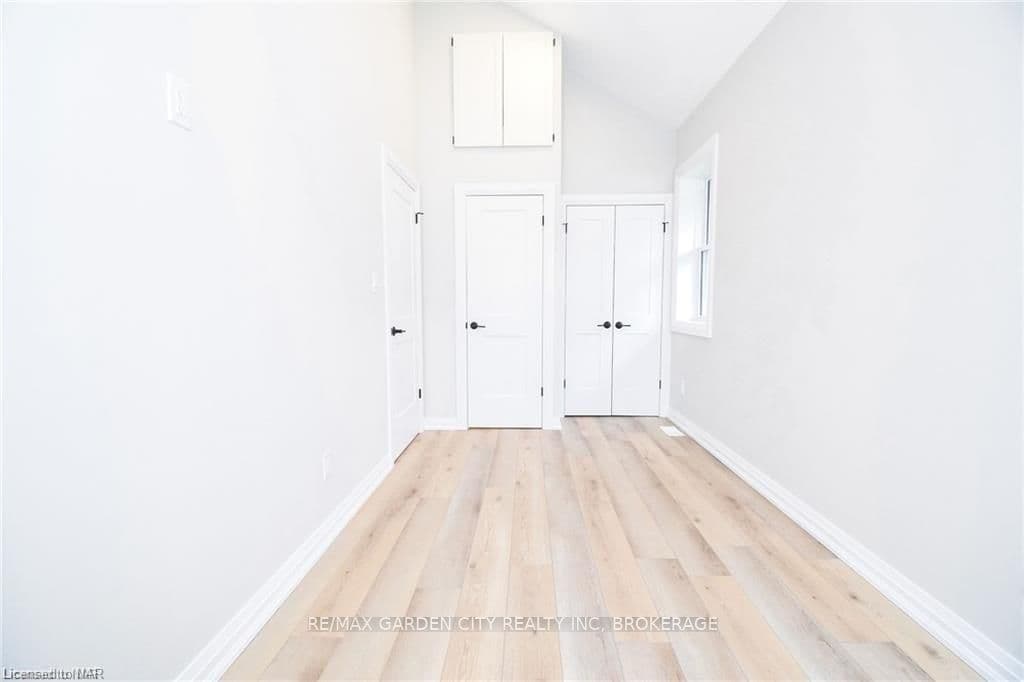 156 THOROLD Road photo 22