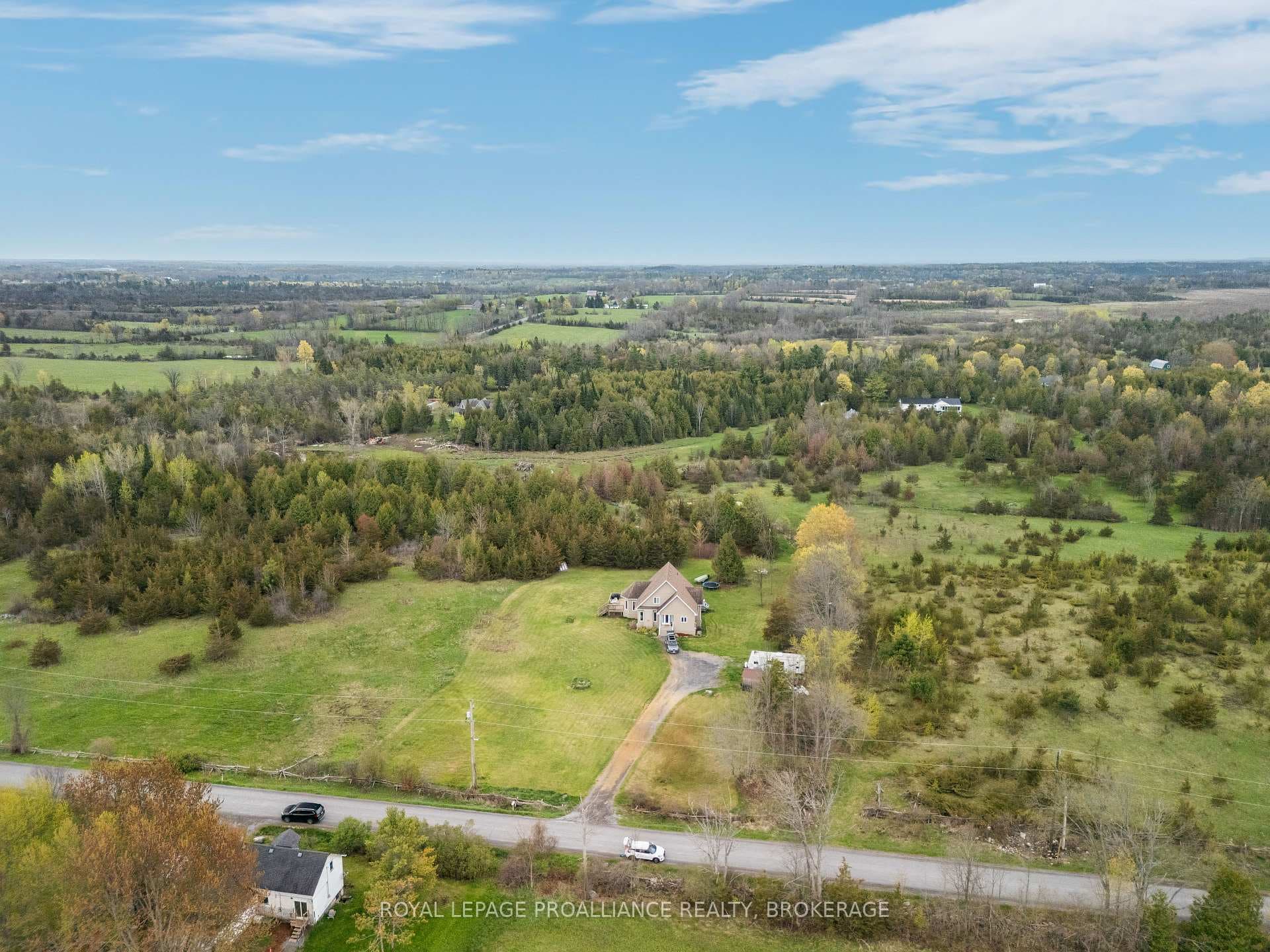 730 Roblin Road photo 27