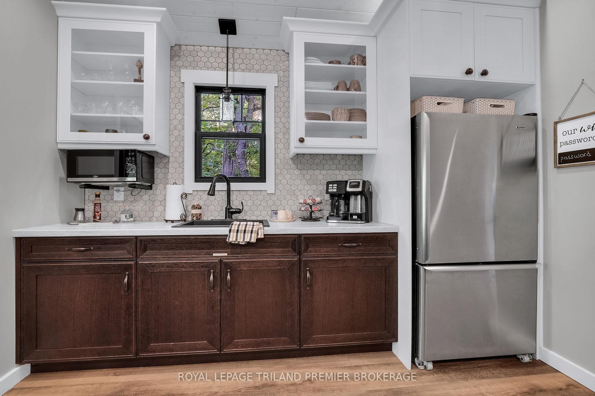 9941 Nipigon Street photo 40