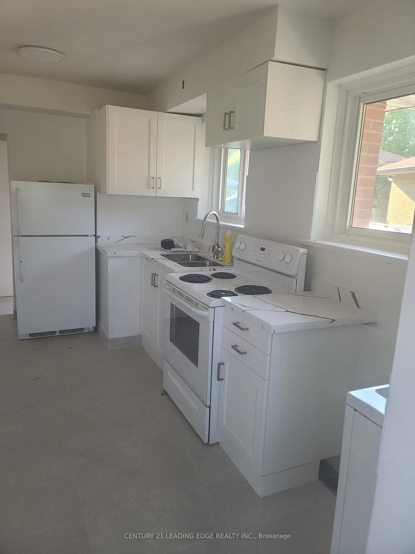 108 Rochman Boulevard Unit Main Floor photo 9