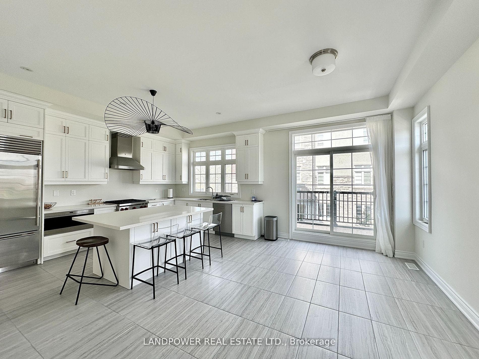 1 Beaufort Way photo 1