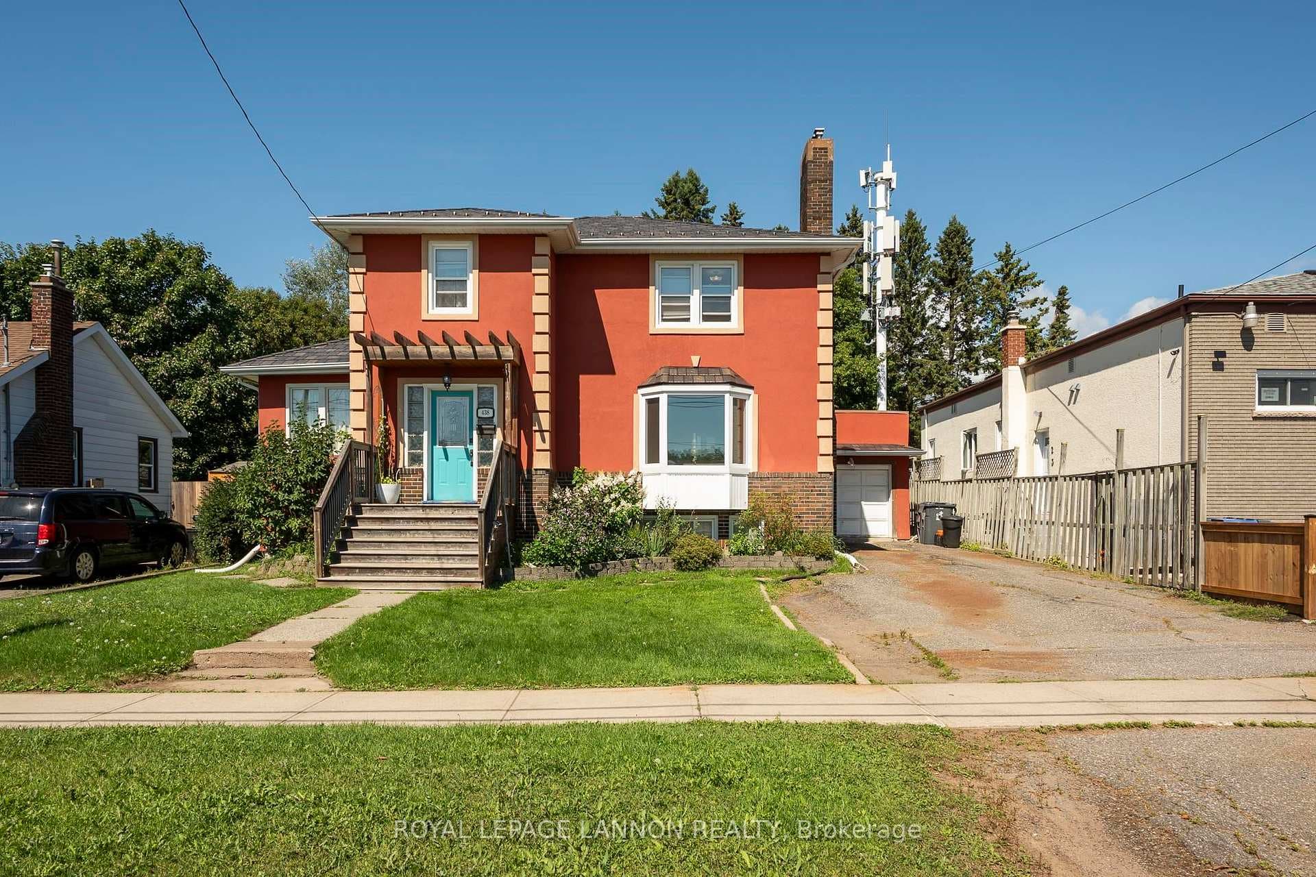 438 Algoma Street photo 1