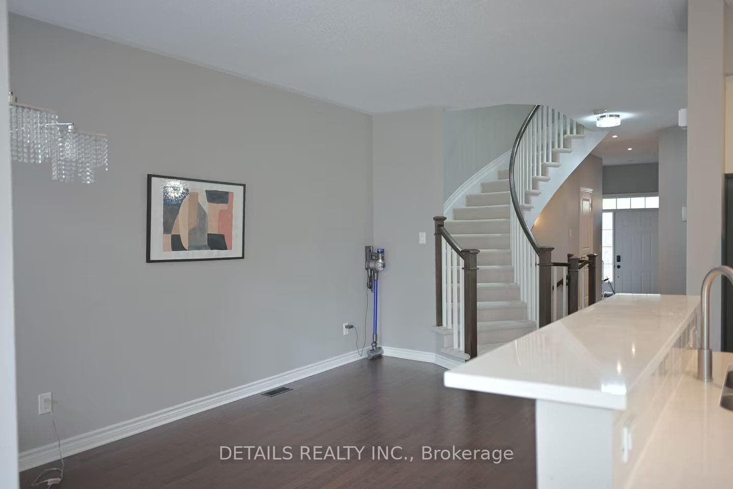 29 Torbec Avenue photo 3