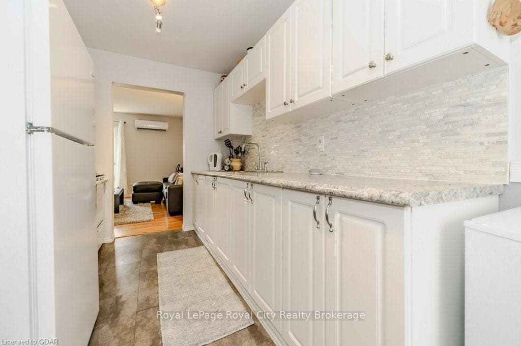 90 FERMAN Drive Unit 15 photo 7