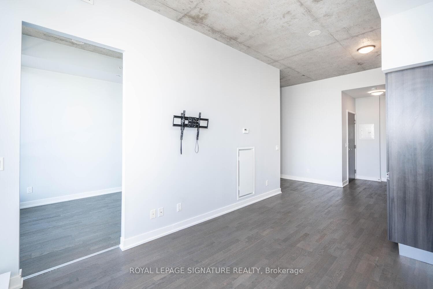 1238 Dundas Street Unit 809 photo 11