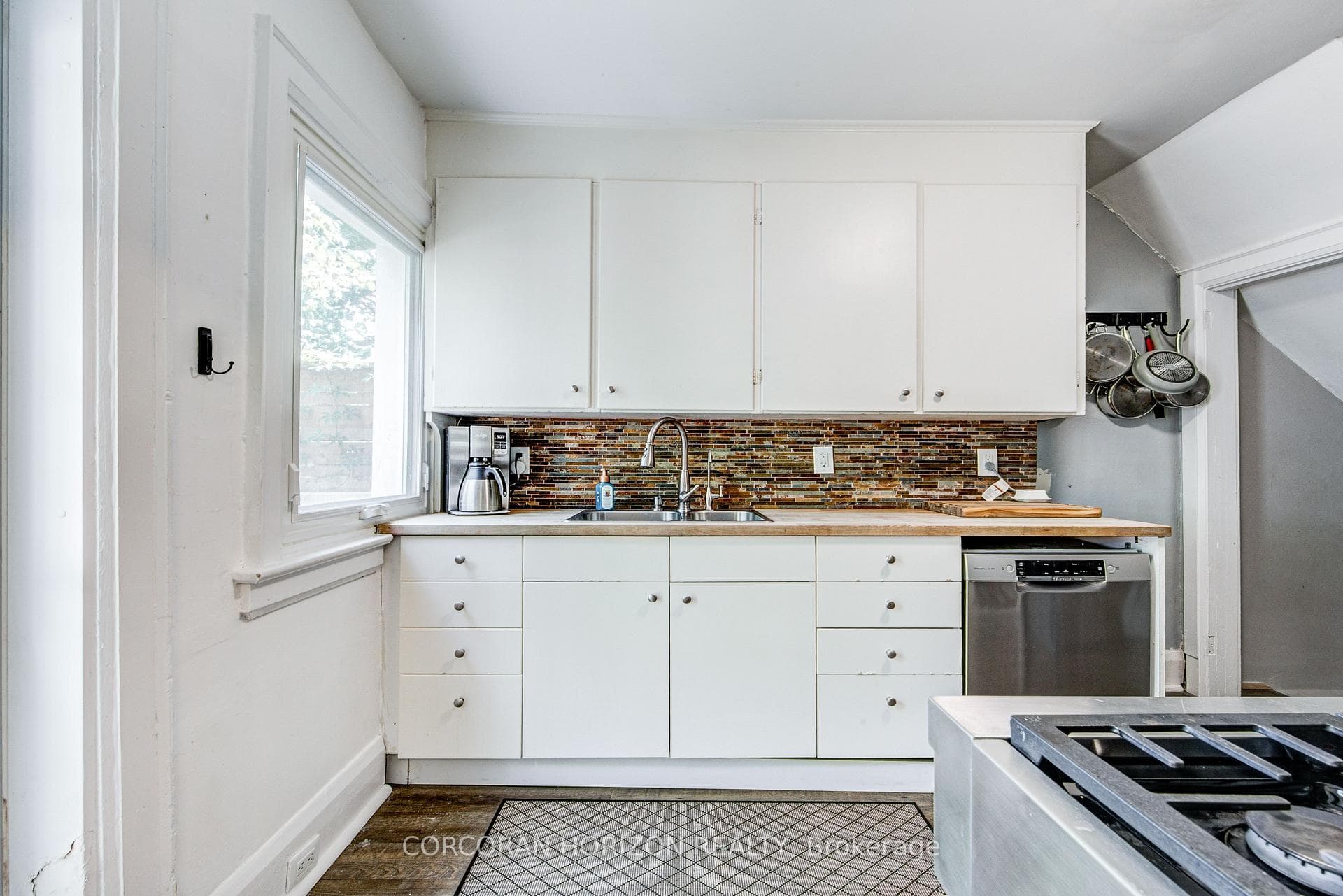 77 Montgomery Avenue photo 11