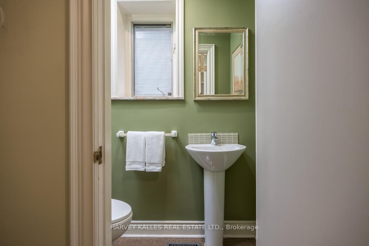 77 Balmoral Avenue photo 18