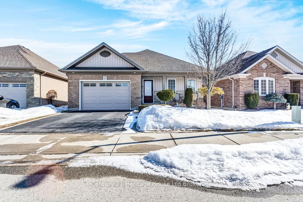 20 Hogarth Drive photo 24