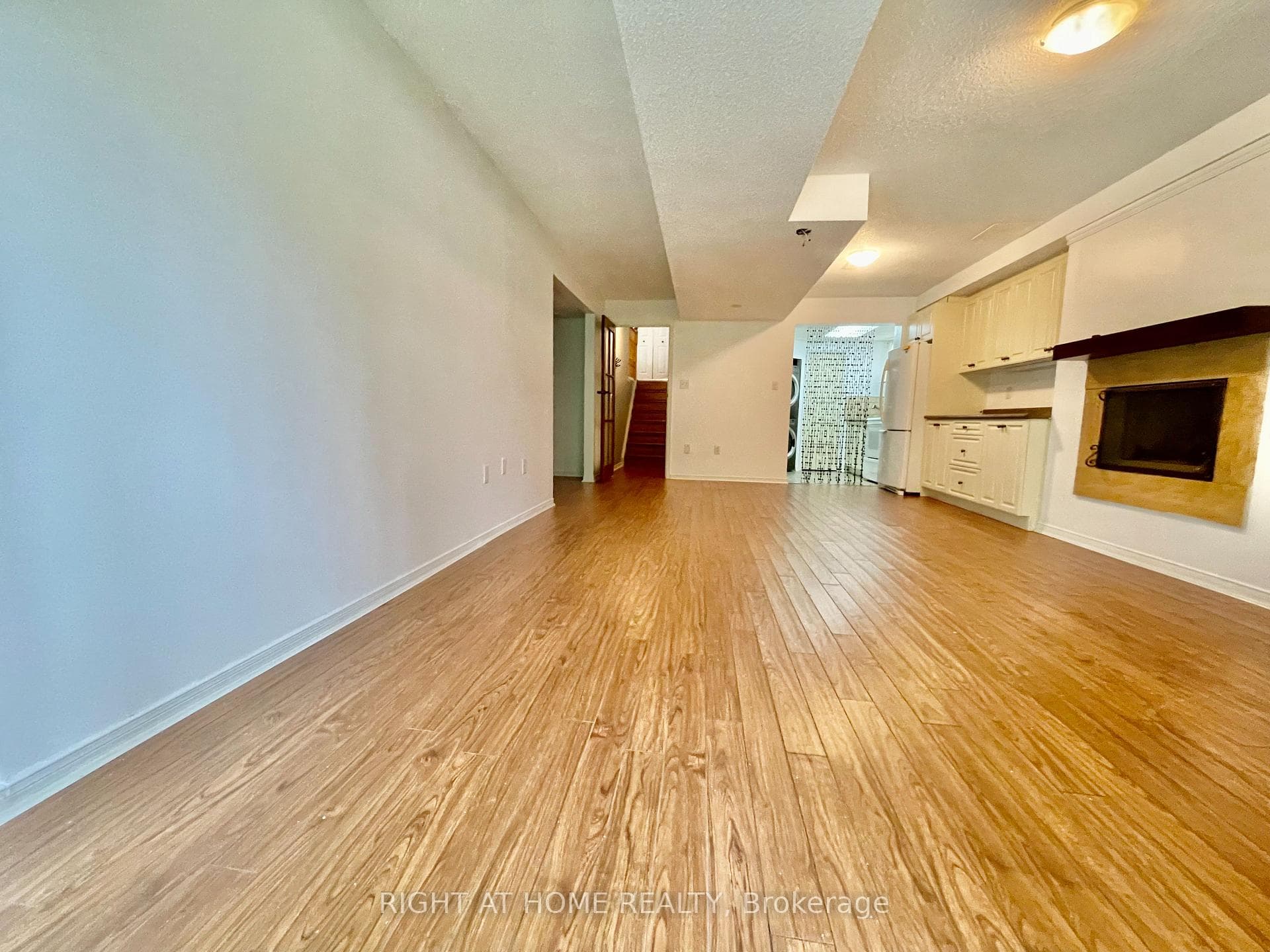 204 COUNTRY Lane photo 10