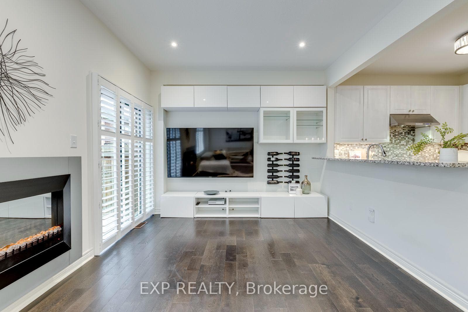 598 Bessborough Drive photo 23