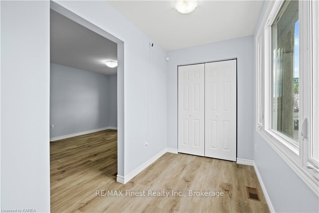 210 CONCESSION Street photo 8