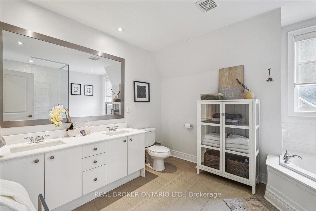 25 Ruby Lang Lane photo 19