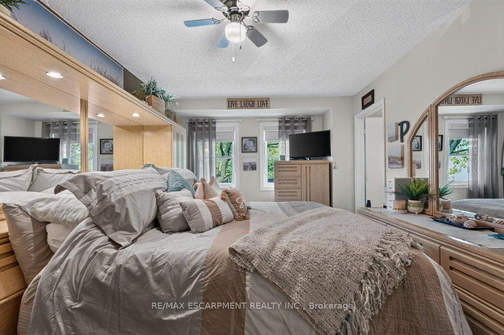 55 Kerman Avenue Unit 55 photo 31