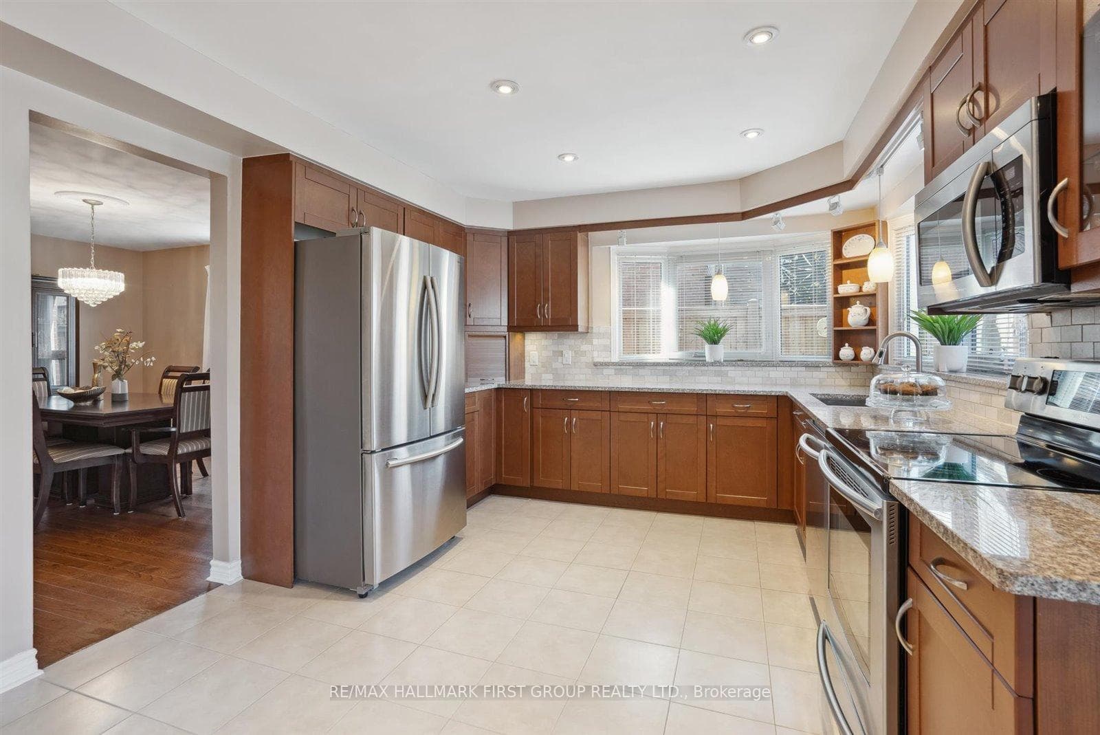 35 Catherine Drive photo 9