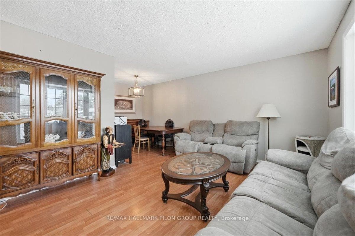 2620 Denise Avenue photo 5