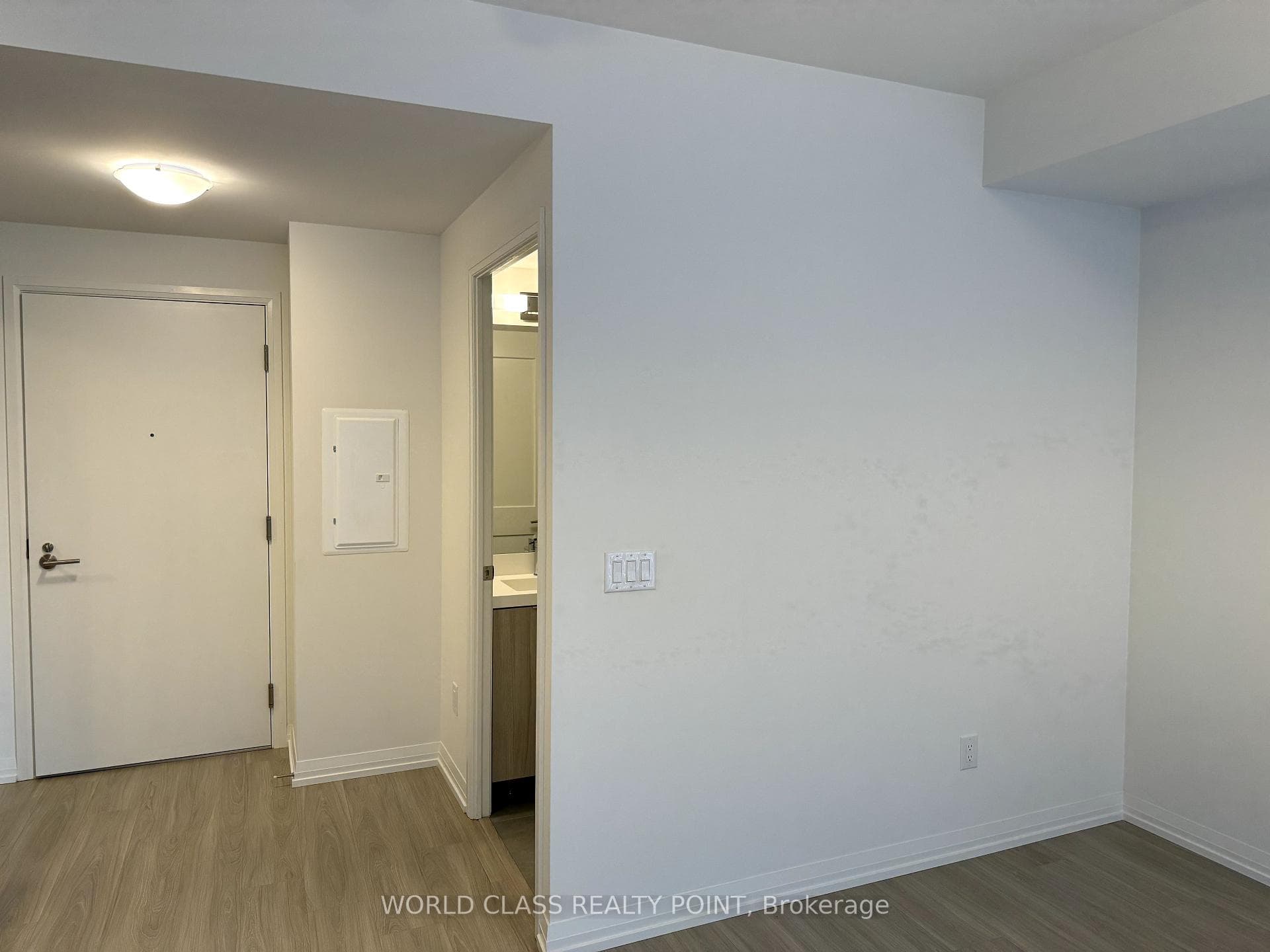 8 Widmer Street Unit 1106 photo 3