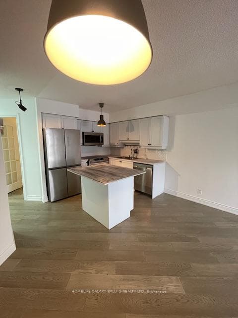 78 Harrison Garden Boulevard Unit 1001 photo 1