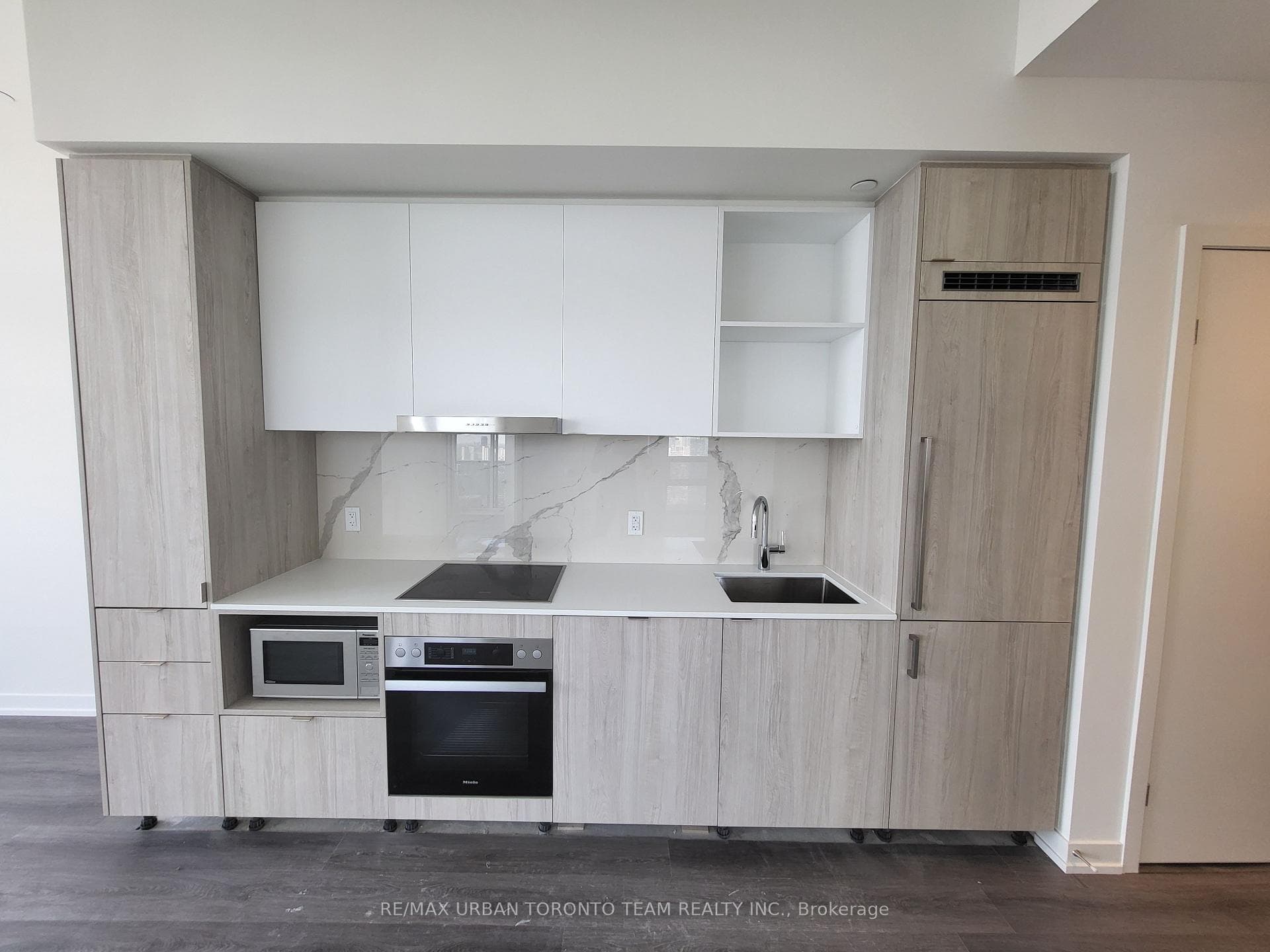 138 Downes Street Unit 5003 photo 4