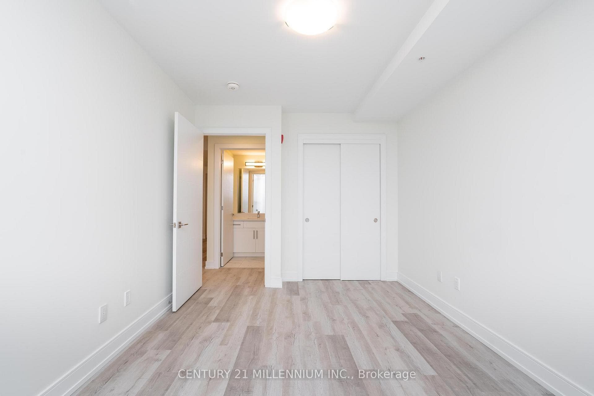 300B On the Fourth Avenue Unit 403 photo 22