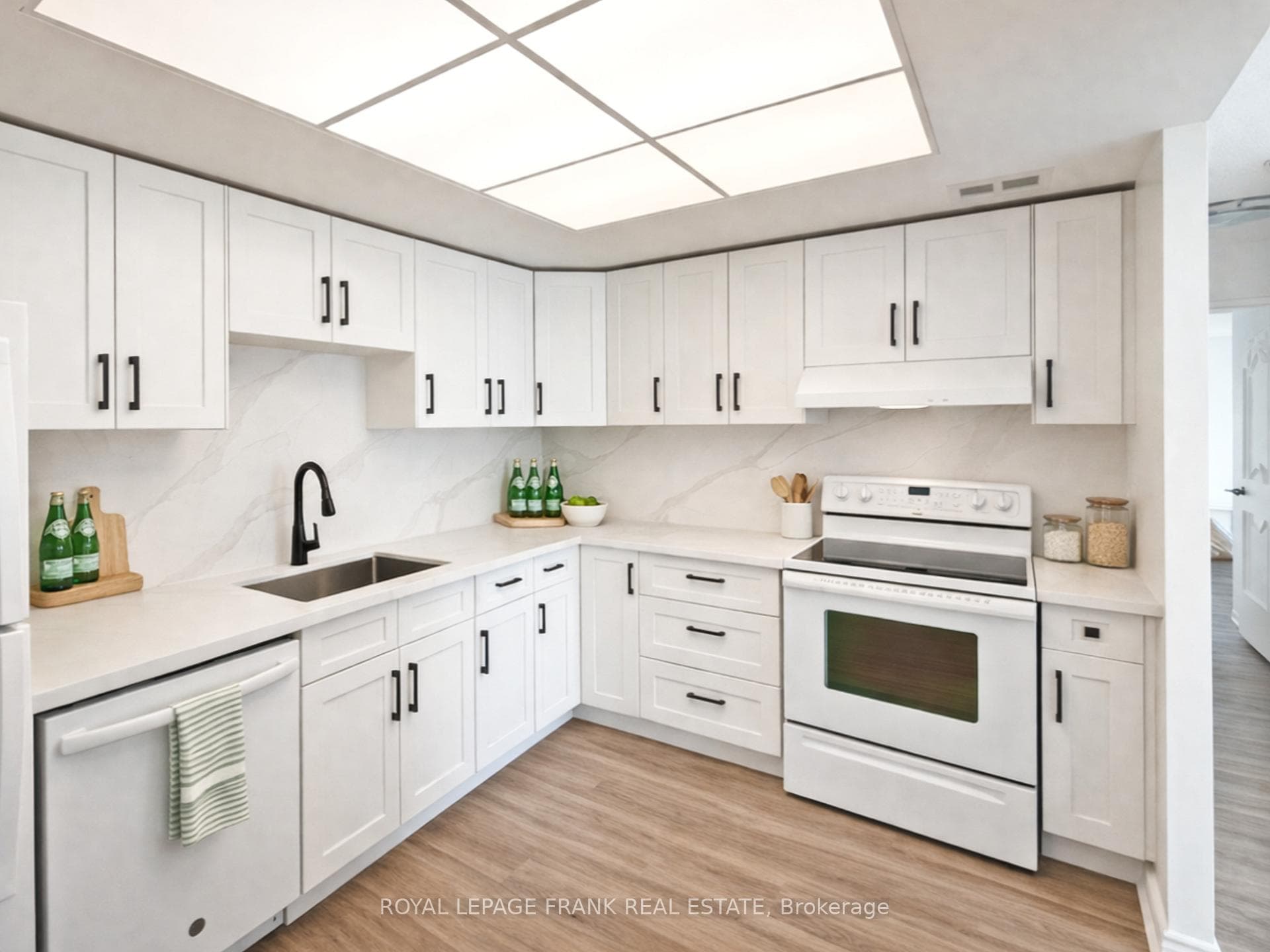 20 Dean Park Road Unit 819 photo 9