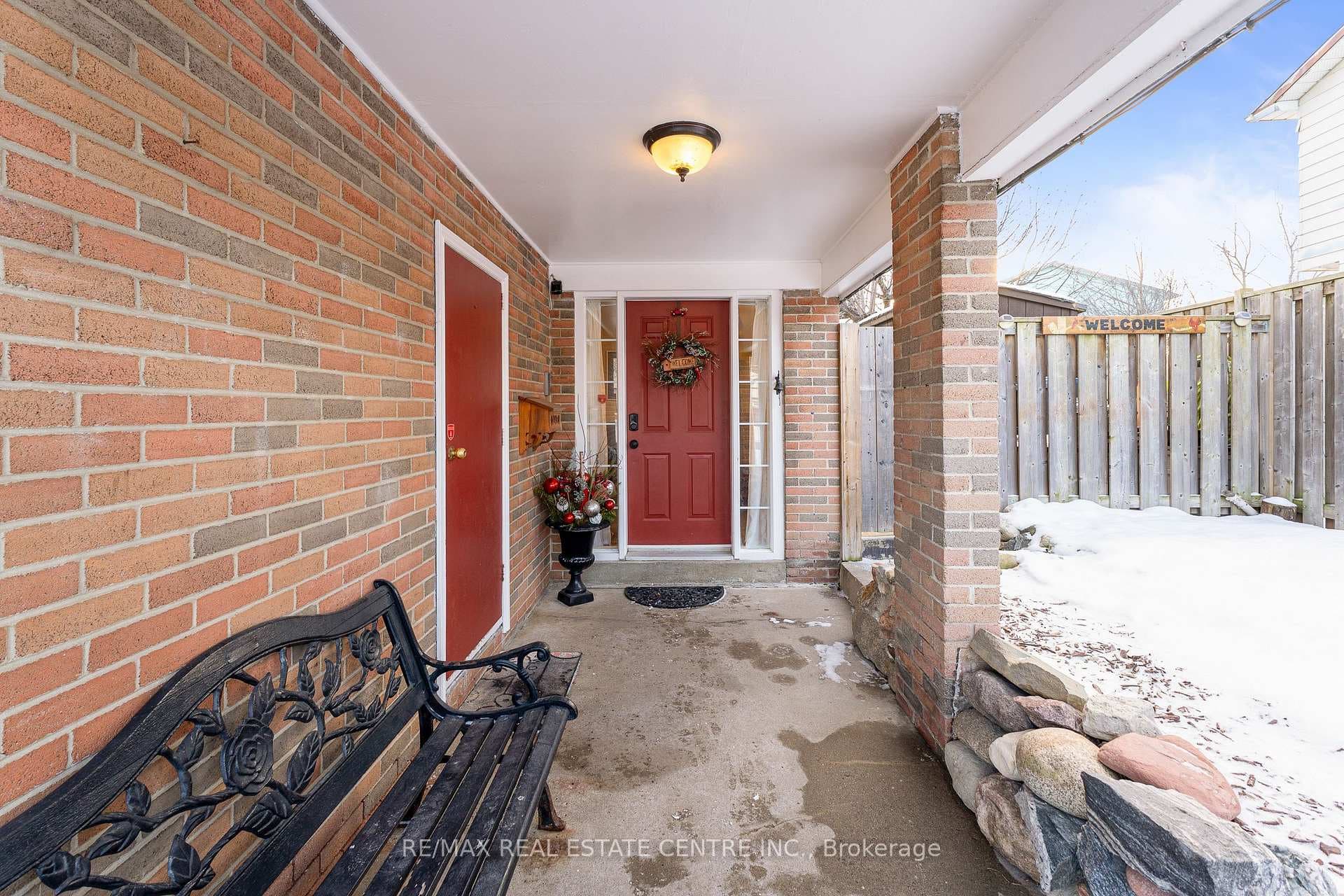 103 Griselda Crescent photo 3