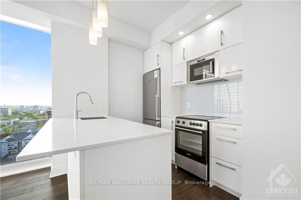 255 BAY Street Unit 1414 photo 11
