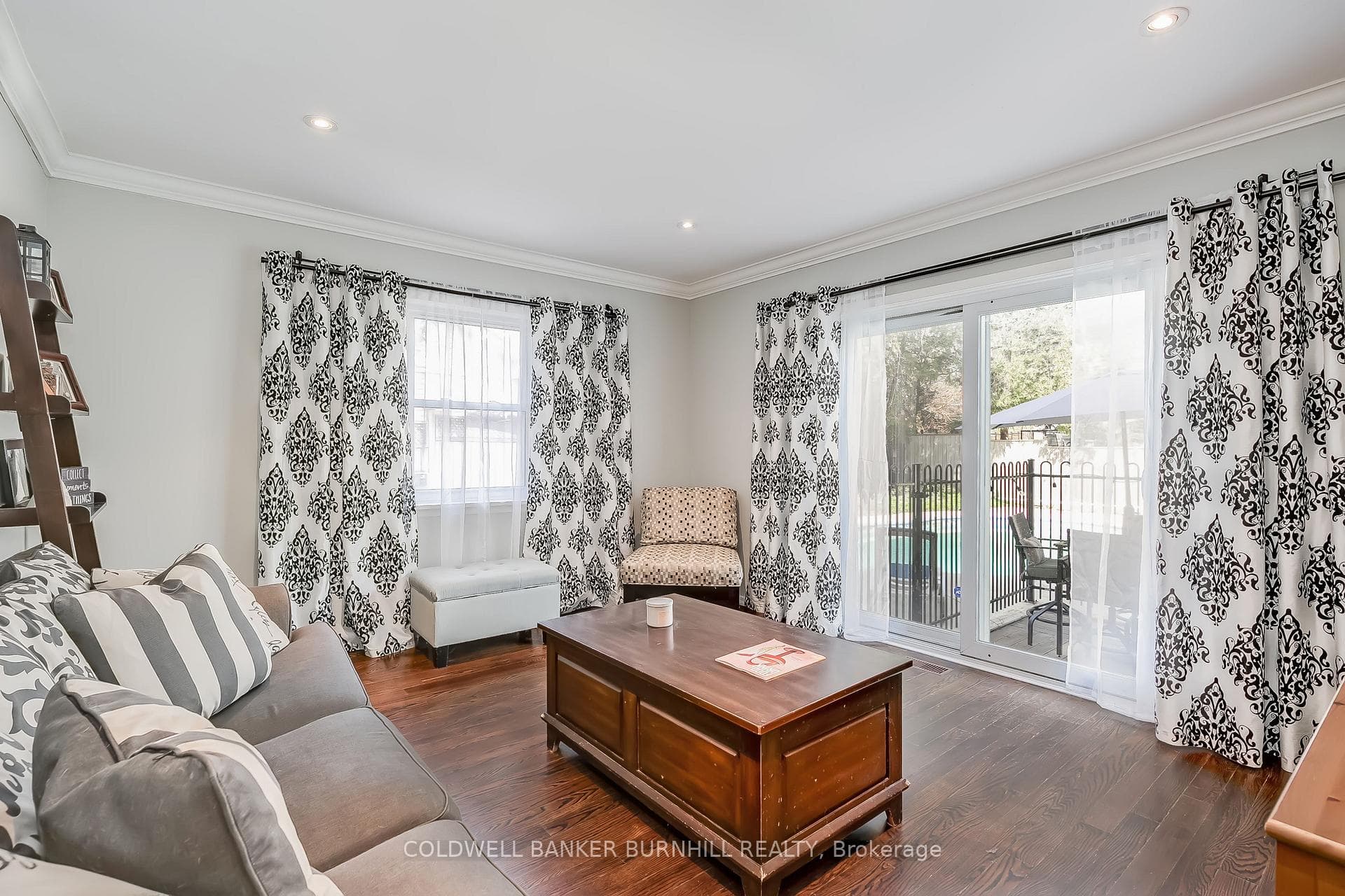 1153 BELLVIEW Street photo 20