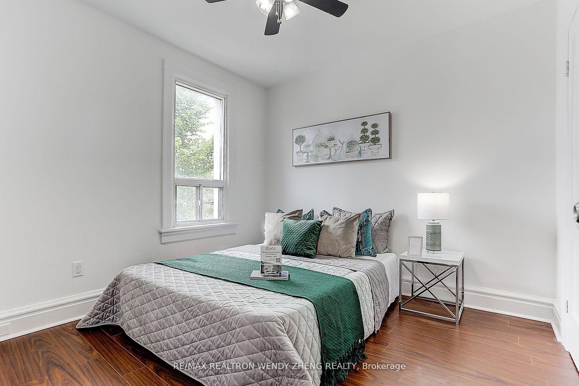 2179 Dundas Street photo 16