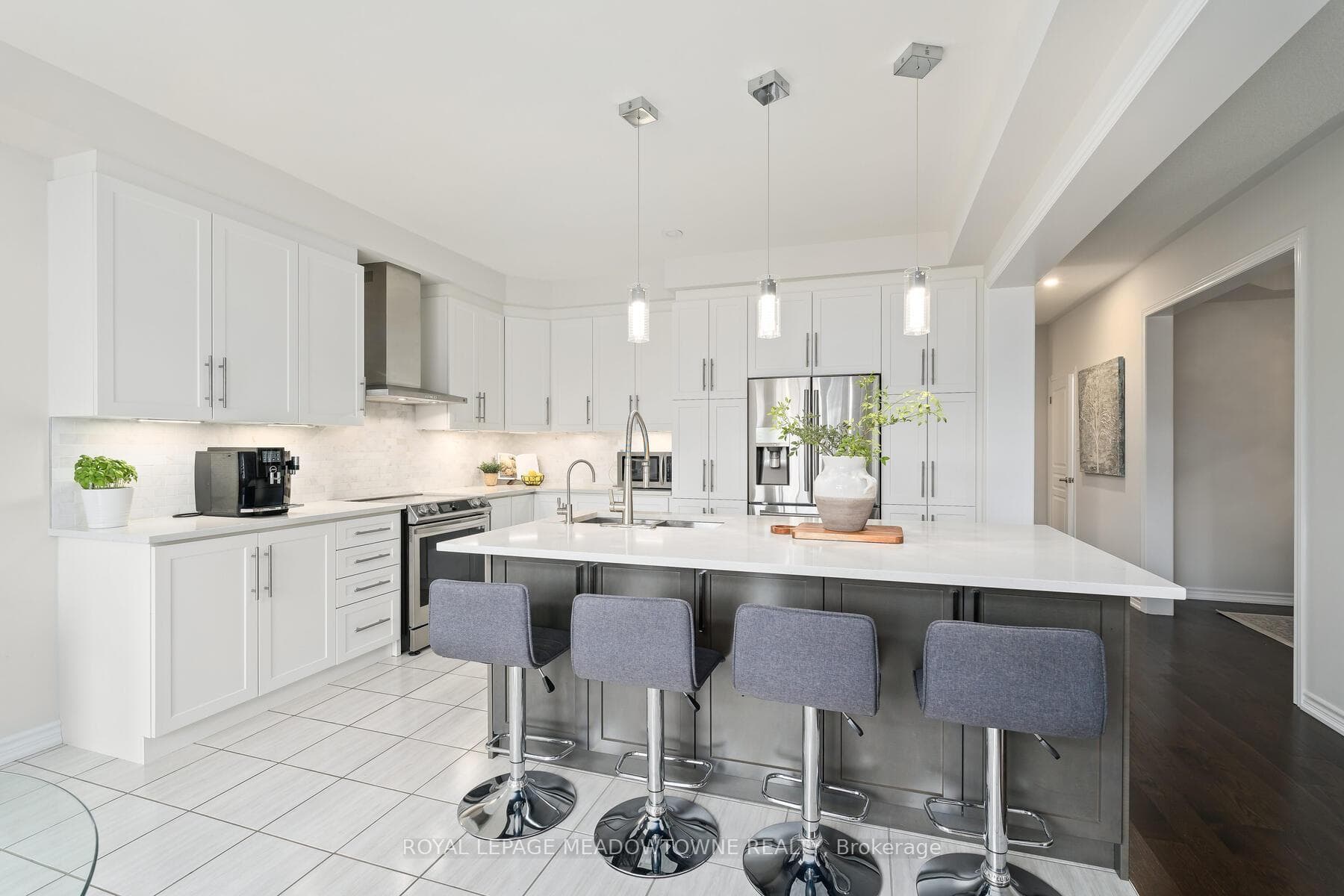 121 Upper Canada Court photo 11