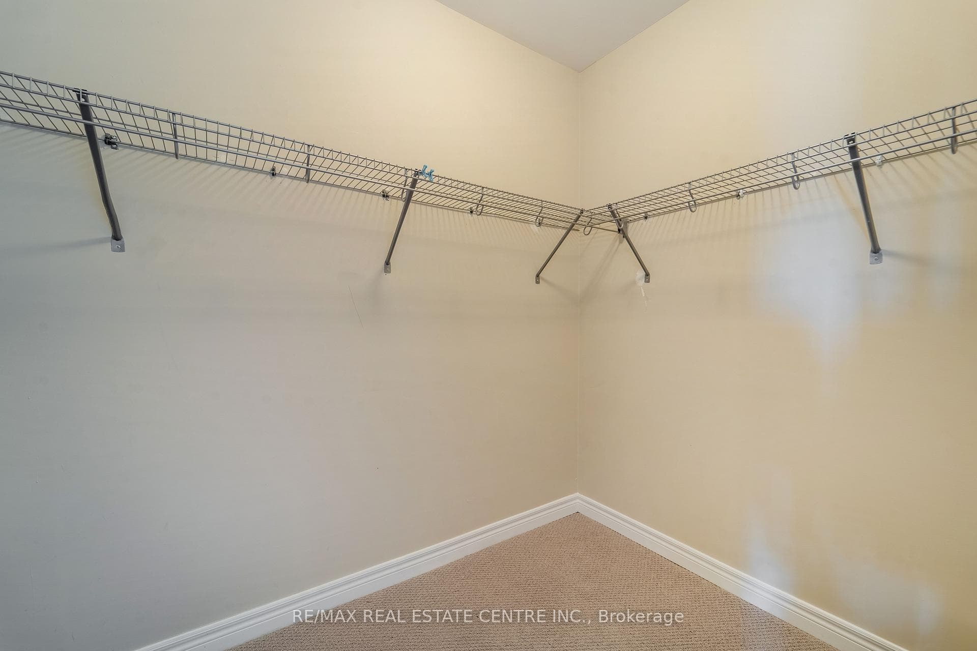 92 Narbonne Crescent photo 29