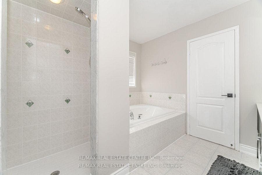 42 Sedgewick Circle photo 26