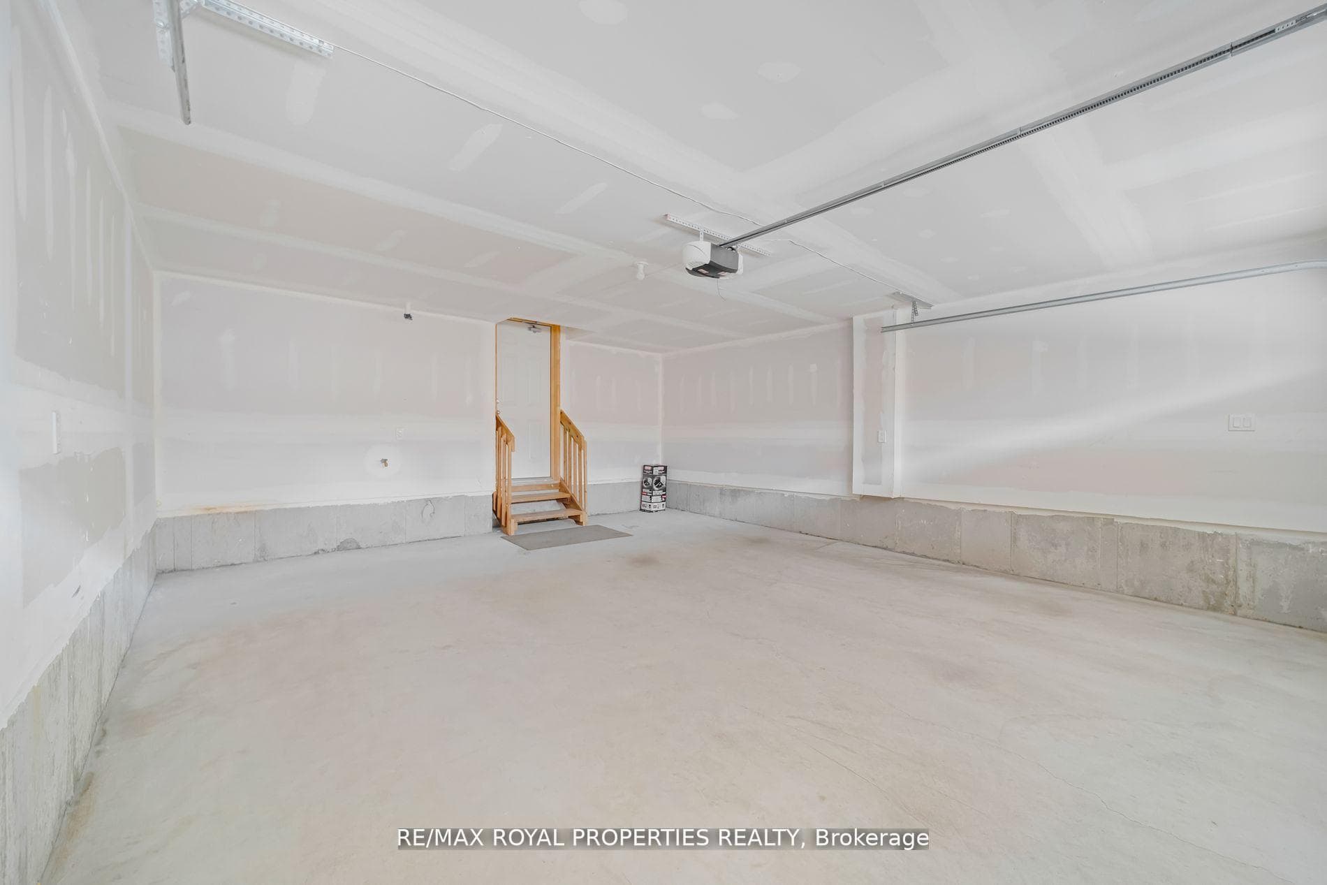352 Coronation Road photo 37