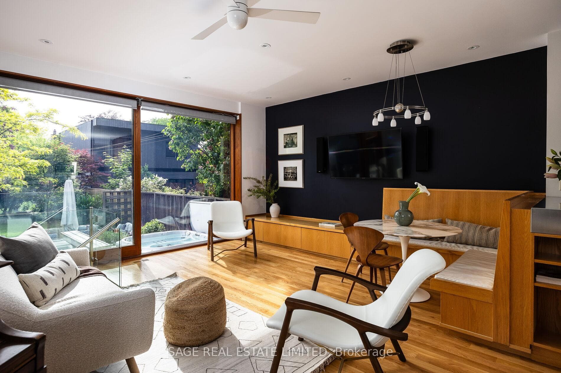 566 Dovercourt Road photo 8