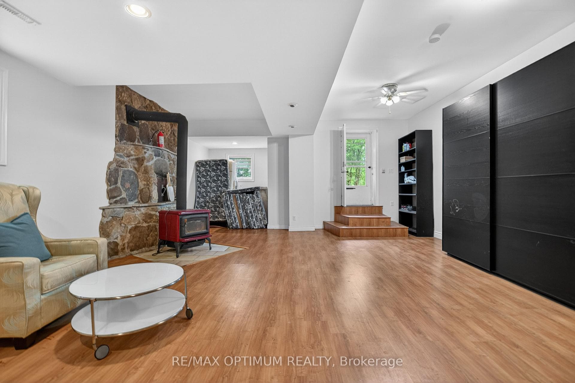 529 Campbellville Road photo 33